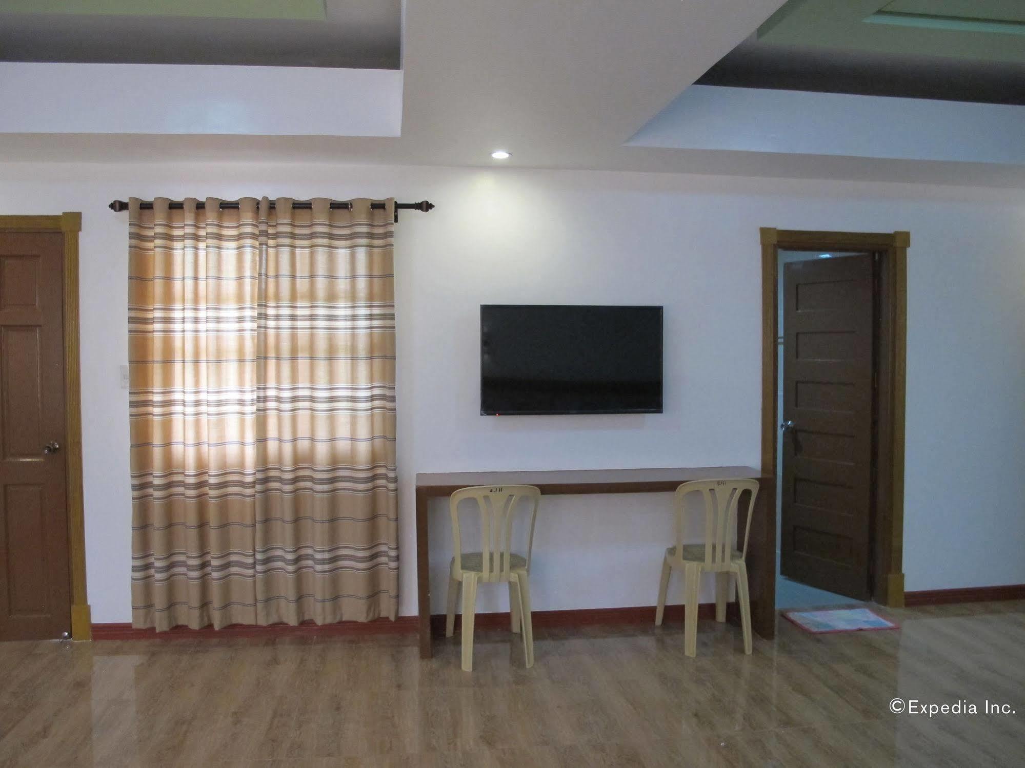 Sea Jewel Beach Resort Puerto Galera Exterior photo